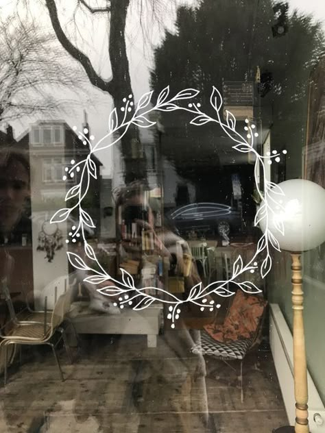 Window Painting Ideas Christmas, Painted Window Art, Christmas Window Painting, Decoration Vitrine, Christmas Window Display, Winter Window, Christmas Window Decorations, Christmas Inspo, Christmas Window