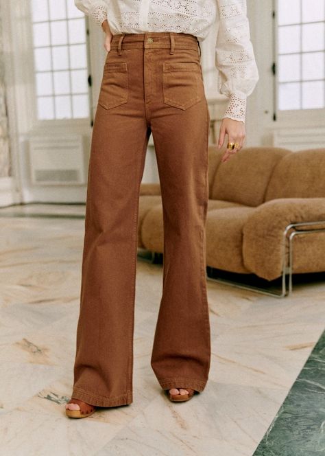 The 70's trousers - Coffee - Organic Cotton - Sézane Brown Pants, Look At You, Fashion Mode, Work Fashion, Fall Winter Outfits, Parisian Style, Look Fashion, Autumn Winter Fashion, Work Outfit