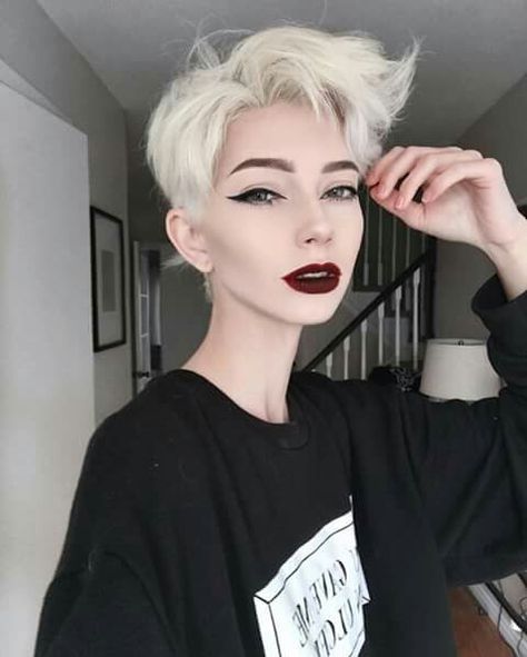 Jude Karda, White Pixie Cut, Short White Hair, Makeup Hacks Beauty Secrets, Cute Cuts, Pixie Hairstyles, White Hair, Pixie Cut, Cut And Color