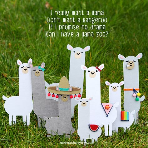 Under A Cherry Tree: I Wish I Have A Llama Pet Funny Christmas Tree Ideas, Funny Christmas Tree, Llama Birthday, Llama Drama, Llama Alpaca, Christmas Tree Ideas, Party Funny, Cherry Tree, Baby Cards