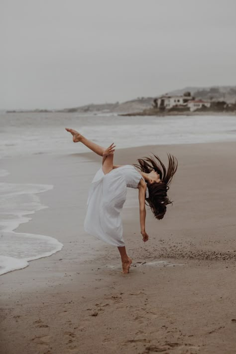 Dance Action Shots, Beach Dance Photography, Dance Photo Poses, Man On The Beach, Dance Picture Ideas, Dance Photo Ideas, Dance Pic, Beach Dance, Dancer Poster