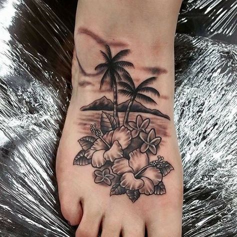 Hawaiian Flower Tattoos, Tato Tradisional, Hawaii Tattoos, Island Tattoo, Tattoo Tree, Hibiscus Tattoo, Palm Tattoos, Tattoo Trend, Foot Tattoos For Women