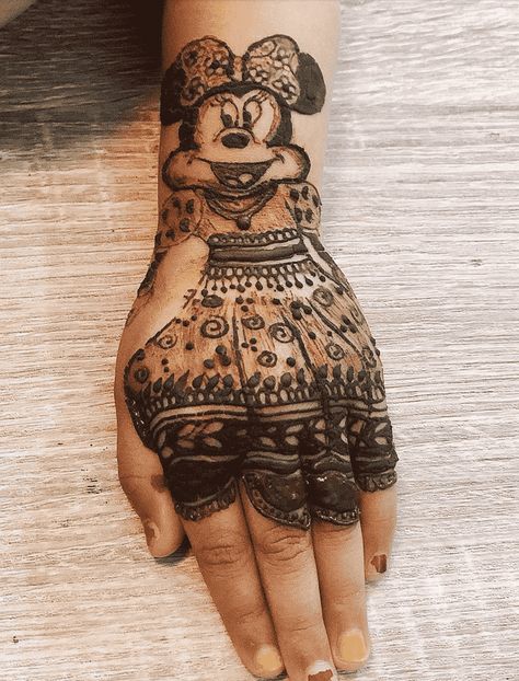 Mickey Mouse Mehndi Designs For Kids Mickey Mouse Mehndi, Kids Mehndi Designs, Disney Henna, Mickey Mouse Pins, Classic Disney Characters, Mehndi Designs For Kids, Henna (mehndi) Design, Henna Mehndi, Mehendi Designs