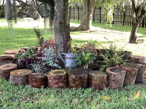 Log Planters, Log Planter, Landscaping Around Trees, Tree Stumps, Backyard Oasis Ideas, Backyard Beach, Have Inspiration, Woodland Garden, Garden Yard Ideas