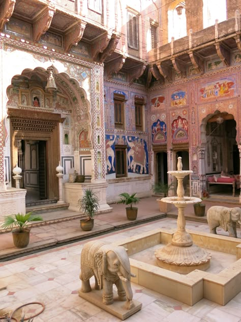 Haveli in Rajasthan. Check out my #Wanderloot blog for more info. Rajasthani Courtyard, Indian Haveli Design, Rajasthani Haveli Design, Haveli Design Houses Rajasthan, Haveli House India, Rajasthan Haveli, Haveli India, Rajasthani Haveli, Indian Haveli