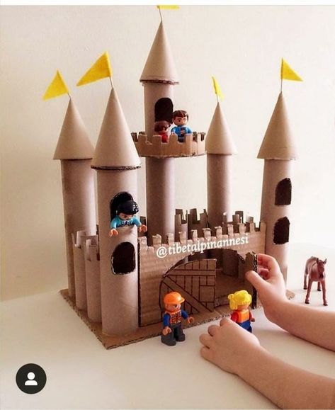 Castle Crafts, Cardboard Castle, Crafts For Kids Paper, Homeschool Crafts, Toilet Paper Roll Crafts, Paper Roll Crafts, Diy Crafts For Kids Easy, Crafts Paper, Paper Towel Roll Crafts