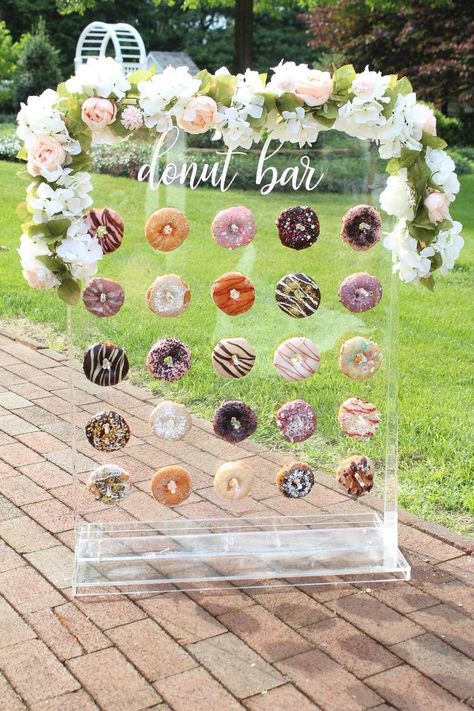 Wedding Trend Inspiration: Donuts. Check out these awesome donut wedding ideas. // mysweetengagement.com // #wedding #weddingidea #weddingcakes #weddingdessert #donuts #weddingreception #donutwall #weddingfood #weddingtrends Acrylic Donut Wall, Donut Favors, Donuts Wall, Donut Holder, Donut Wall Wedding, Donut Bar Wedding, Donut Display, Donut Stand, Cake Tower