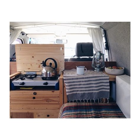 Combi Hippie, Kombi Trailer, Small Camper Vans, Vw T4 Transporter, Best Campervan, T3 Vw, Kombi Motorhome, Diy Campervan, Kombi Home