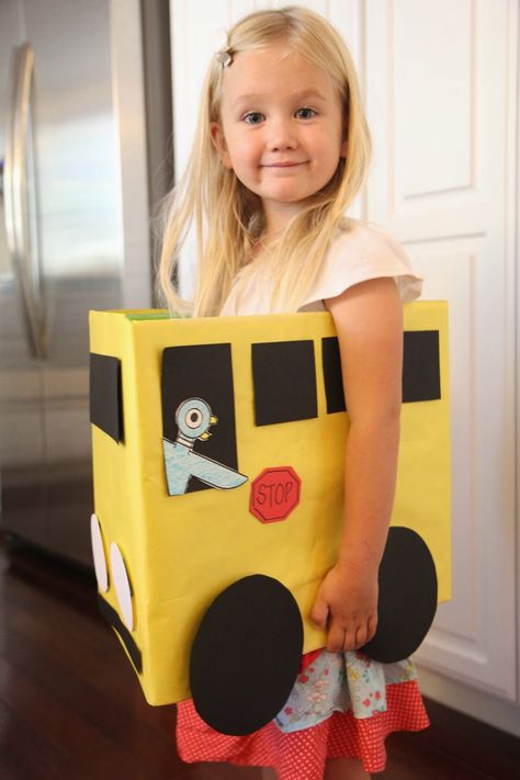 Toddler Approved!: Cardboard Box Bus Craft & Number Game for Kids {Mo Willems Virtual Book Club for Kids} Birthday Games For Toddlers, Cardboard Bus, Number Games For Kids, Bus Craft, Book Club For Kids, Knuffle Bunny, Bus Crafts, Cardboard Box Car, Number Game