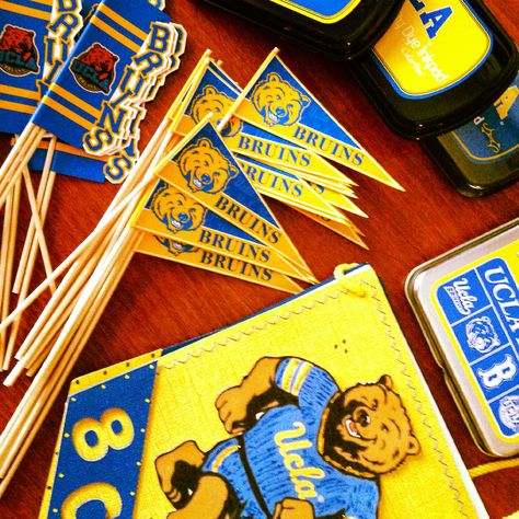 UCLA BRUINS party decorations Ucla Party Ideas, Ucla Party Decorations, Ucla Graduation Party Ideas, Ucla Party, Ucla Graduation, Ucla College, Entertainment Decor, Graduation Boards, College Grad Party