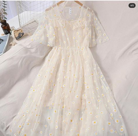 Daisy Dress Aesthetic, Cottagecore Outfits, Cute Skirt Outfits, Daisy Dress, Trendy Dress Outfits, Pretty Prom Dresses, Dress Aesthetic, Vintage Inspired Dresses, Teenage Fashion Outfits