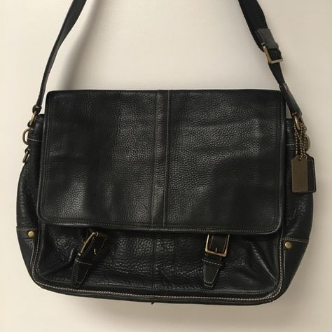 Coach business bag Black Purse Aesthetic, Messenger Bag Aesthetic, Purse Aesthetic, Coach Messenger Bag, Leather Business Bag, Vintage Style Bag, Bags Aesthetic, Business Bag, Leather Messenger Bag