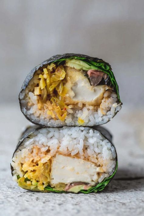 Sushi Burrito Recipe, Tofu Sushi, Sweet Sushi, Sushi Burrito, Vegan Chipotle, Burrito Recipe, Vegan Burrito, Vegan Wraps, Vegan Sushi