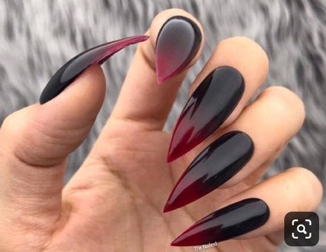 Ongles Goth, Black To Red Ombre, Black Halloween Nails, Nail Art Halloween, Halloween Press On Nails, Halloween Acrylic Nails, Goth Nails, Stiletto Nails Designs, Black Nail Designs