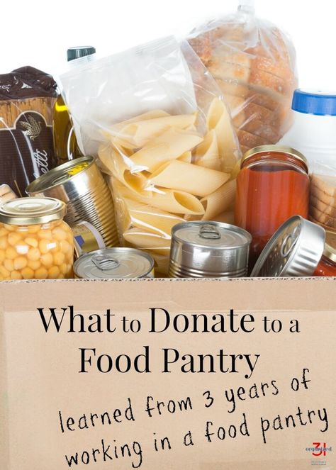 Tips on What to Donate to a Food Bank I learned from 3 years of working in a food pantry. Food Drive  #foodbank Food Pantry Birthday Boxes, Thanksgiving Food Donation Box Ideas, Food Bank Ideas, Church Food Pantry Ministry, Community Food Pantry Ideas, Blessing Box Food Pantry, Food Pantry Ideas, Food Donation Box Ideas, Food Pantry Donations