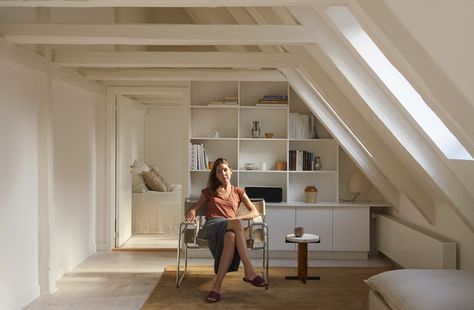 Caroline Feiffer is a Danish brand designer (recently she worked with Frederik Bille Brahe on Atelier September and Apollo Bar) who thinks a lot about spac Copenhagen Townhouse, Copenhagen Apartment, Townhouse Apartments, Attic Renovation Ideas, Wassily Chair, Attic House, Small Attic, Attic Flooring, Attic Design