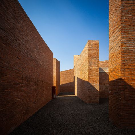 Gallery of Elephant Museum - Elephant World / Bangkok Project Studio - 10 Thailand Landscape, Elephant World, Landscape Design Architecture, Outdoor Path, Studio Build, Curved Walls, Rain Water Collection, Construction Process, Photographic Studio