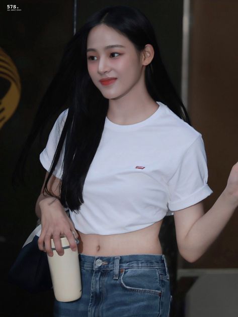 Newjeans Core, Minji New Jeans, New Jeans Minji, She Is Mine, Minji Newjeans, Kpop Beauty, Newjeans Minji, New Jeans Style, Wife And Kids