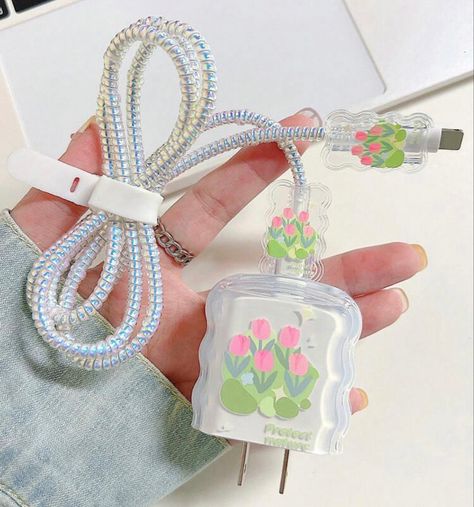 Heart Airpods, Diy Wall Hanging Yarn, Case Iphone Couple, Cute Airpods Case, Apple Watch Hacks, Charger Cover, Airpods Pro 2 Case, Watches Women Simple, Charger Protector