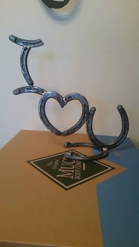 Welded Horse Shoe Ideas, Valentine Welding Projects, Horse Shoe Welding Ideas, Things To Weld For Your Girlfriend, Welded Gifts For Girlfriend, Welding Projects For Girlfriend, Horse Shoe Welding Projects, Horseshoe Welding Projects, Welding Gifts