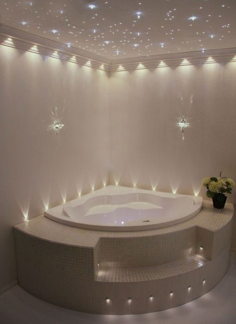 Jacuzzi Tub Bathroom, Jacuzzi Bathroom, Design Interior Baie, Bathtub Decor, Star Ceiling, Light Decor, Bathroom Ceiling, Bathroom Design Inspiration, Jacuzzi Tub