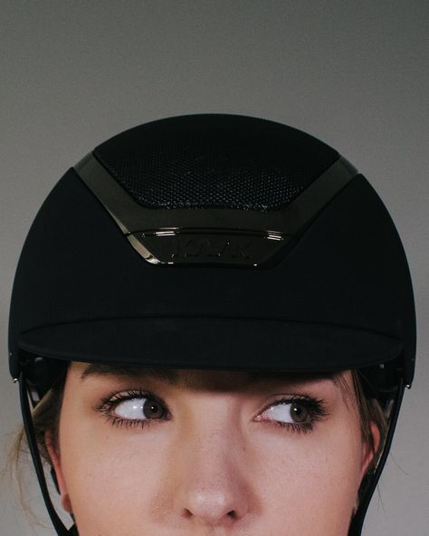 Smart Helmet, Horse Riding Helmets, Equestrian Helmet, Equestrian Life, Protective Gear, Equestrian Outfits, The Money, Horse Riding, Riding Helmets