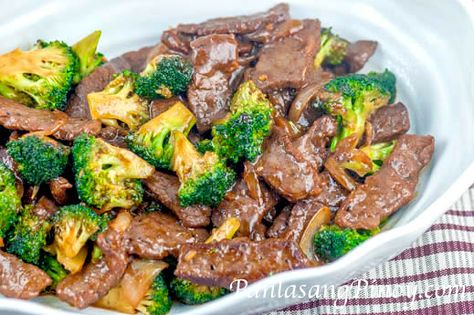 Beef and Broccoli Recipe Beef With Broccoli Recipe, Beef Broccoli Stir Fry, Steak And Broccoli, Beef Broccoli, Beef And Broccoli, Broccoli Stir Fry, Diner Recept, Fried Beef, Beef Stir Fry