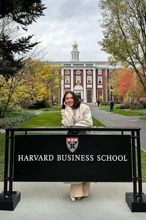 Law School Life, Marianna Hewitt, Honor Student, Harvard Business, Harvard Business School, Pinch Me, Harvard University, Successful Women, School Life