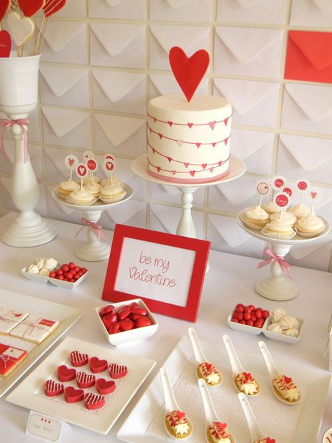 Valentine's Day dessert table Valentines Dessert Table, Buffet Dessert, Valentines Party Decor, Valentines Baby Shower, Baby Shower Dessert Table, Valentinstag Party, Valentine Desserts, Valentines Day Baby, Party Deco