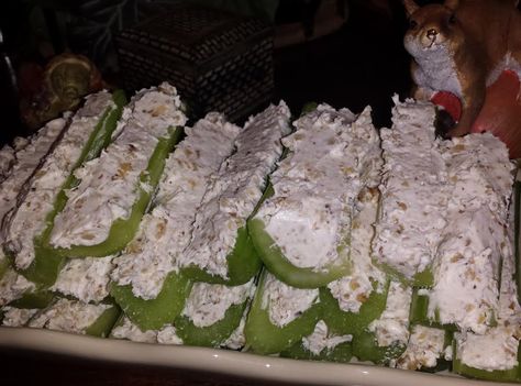 Easy Cream Cheese Stuffed Celery Celery With Cream Cheese, Celery Recipe, Stuffed Celery, Greek Yogurt Recipe, Celery Recipes, Yogurt Recipe, Nut Snacks, Easy Cream, Quesadilla Recipes