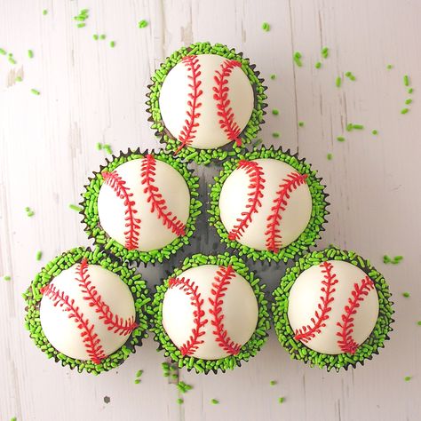 Baseball Brownies, Baseball Glove Cupcakes, Tball Snacks, Baseball Cupcake Cakes, Softball Cupcakes, Sports Cupcakes, Pup Birthday, Baseball Cakes, Canada Fishing