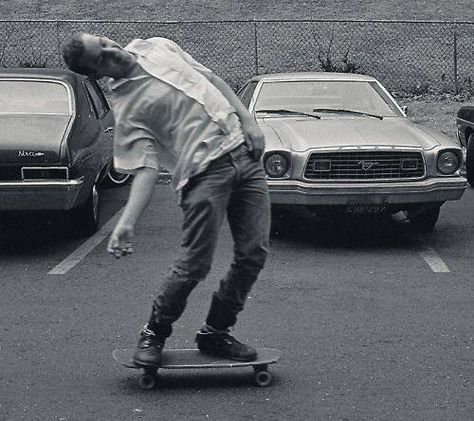 Ian Mackaye on a skateboard Ian Mackaye, Music Addict, Skate Vibes, Minor Threat, Dance Clubs, Henry Rollins, Skate Punk, Thrasher Magazine, Punk Scene