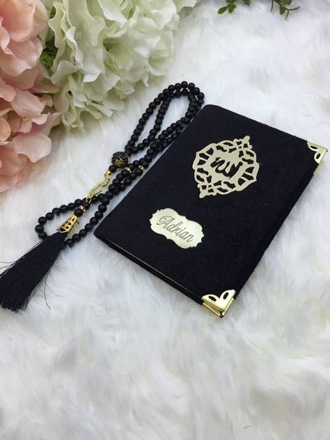 Black Yaseen Favors, Yaseen Book Set, Tasbeeh Set, Hajj Mevlut Mabrour, Hajj Favors, Prayer Beads, Ameen Gift Set, Quran Gift,Islamic Gift ♥ The surare in the book are Yaseen, Waqiah Surah, al Mulk, Naba, al fath and other short suras such as Ayatulkursi, Inshirah from the Quran. Set contains 1 Islamic Accessories, Surah Al Mulk, Lockscreen Iphone Quotes, Quran Gift, Quran Covers, Eid Hampers, Quran Sharif, Eid Crafts, Quran Wallpaper