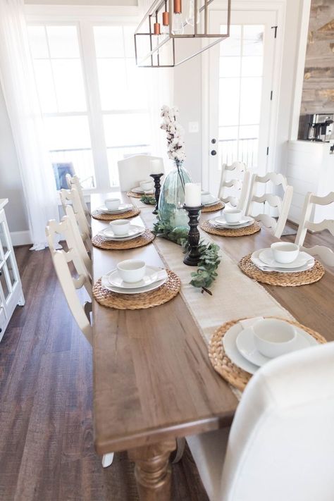 Farm House Dining Room, Modern Farmhouse Dining Room, Spring Farmhouse, Farmhouse Dining Room Table, Dining Room Table Centerpieces, Cotton Decor, Modern Farmhouse Dining, Table Farmhouse, Dining Room Table Decor