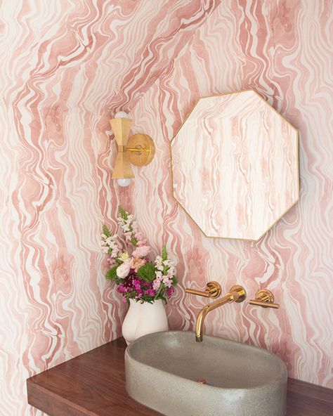 Remember Client Trullbrook? I was able shoot a few of the finished spaced before we left for Michigan and am excited to share a little before and after snack with their powder room reveal. The perfectly blush marbled walls, thanks to Rebecca Atwood, are everything. The concrete sink which we rolled the dice on, buying … Wallpaper Bathroom Ceiling, Update Small Bathroom, Rebecca Atwood Designs, Beautiful Bathroom Vanity, Sarah Sherman, Sarah Sherman Samuel, Wallpaper Ceiling, Powder Room Design, Vintage Light Fixtures