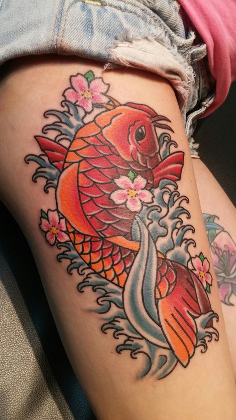 Colour Japanese Tattoo, Traditional Koi Fish Tattoo Design, Traditional Tattoo Koi Fish, American Traditional Koi Fish Tattoo, Traditional Koi Tattoo, Orange Koi Fish Tattoo, Koi Fish Tattoo Traditional, Traditional Japanese Koi Fish Tattoo, Traditional Koi Fish Tattoo