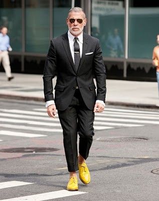 Nick Wooster showing some... ankle Nick Wooster, Fashion Advisor, Gq Fashion, Yellow Shoes, Sharp Dressed Man, Colorful Shoes, Men Street, 가을 패션, Fashion Mode