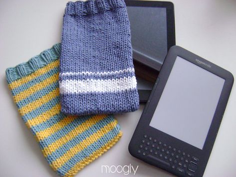 Cotton Yarn Projects, Small Knitting Projects, Kindle Sleeve, Kindle Cover, Knitting Blogs, Book Sleeve, Kindle Fire, Knitting Gift, Yarn Projects