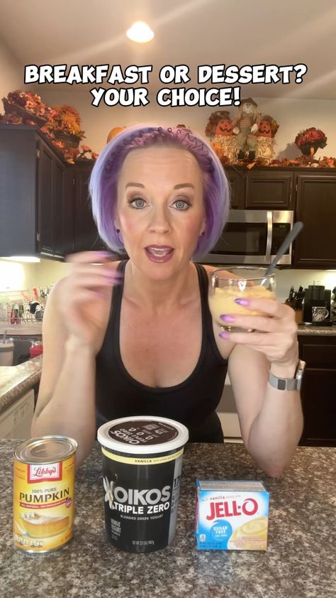 This quick dessert is sure to fill your sweet tooth! 3/4 cups @oikos Triple zero Greek yogurt 1/4 cup pumpkin 7g @jello vanilla sugar… | Instagram Jello Pudding Recipes, Oikos Triple Zero, Low Carb Greek Yogurt, Refrigerated Desserts, Protein Diet Recipes, Pumpkin Yogurt, Easy Low Carb Snacks, Pumpkin Treats, Yogurt Dessert