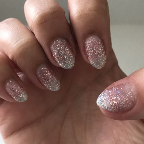 Glittery natural nails #gel #glitter #sparkly Chunky Glitter Nails Short, All Glitter Nails, Loose Glitter Nails, Nails Gel Glitter, Short Sparkly Nails, Short Glitter Nails, Sparkly Gel Nails, Natural Nails Gel, Shiny Nails Glitter