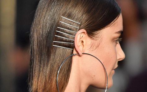 Time to take those bobby pins out of hiding because these bobby pin hairstyles prove they’re better exposed than tucked underneath your hair! | All Things Hair - From hair experts at Unilever How To Wear Hair Clips, Pin Straight Hair, Natural Straight Hair, Bobby Pin Hairstyles, Hair Scarf Styles, Head Scarf Styles, Hair Straightening, Curl Styles, Super Hair