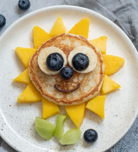 Sun Food Ideas, Themed Snacks For Kids, Sunshine Theme Party, Pretty Pancakes, Kids Cooking Activities, Fun Lunches, Birthday Pancakes, Funny Breakfast, Breakfast Art