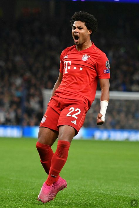 Serge Gnabry Serge Gnabry, Football Players Photos, Manchester United Team, England National Team, 2022 Fifa World Cup, Fc Bayern Munich, Football Design, Black Community, Uefa Champions League