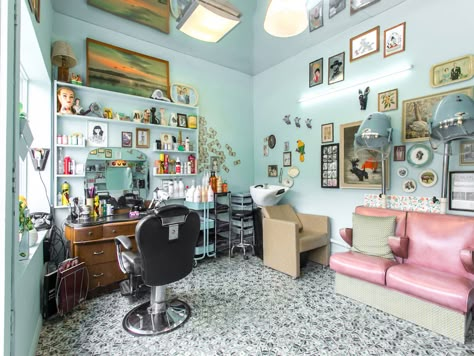 At Home Hair Salon, Hair Salon Suite, Vintage Hairdresser, Hair Campaign, Vintage Beauty Salon, Black Salon, Salon Suite Decor, Vintage Hair Salons, Home Hair Salons