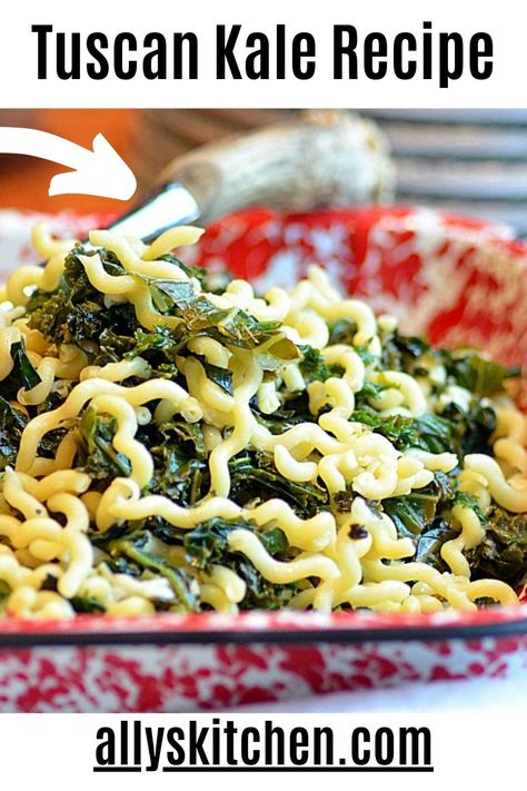 Tuscan kale pasta is a vegetarian meal that won't disappoint! The kale is mixed in tender cheesy pasta fusilli noodles that are belly filling! #pastarecipe #kalepasta Pasta Recipes Vegetarian, Kale Pasta Recipe, Recipes Noodles, Pasta Fusilli, Tuscan Kale, Kale Pasta, Vegetarian Pasta Recipes, Fusilli Pasta, Kale Recipes