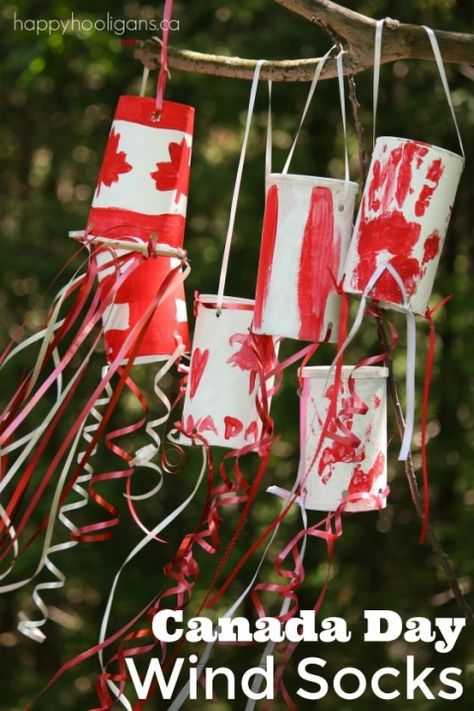 Canada Day Windsock craft - Happy Hooligans Canada Day Kids Crafts, Windsock Craft, Canada Day Fireworks, Canada Day Crafts, Summer Crafts For Toddlers, Canada Day Party, Creative Art Activities, Snail Craft, Happy Hooligans