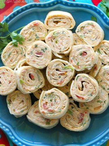 These Chicken Enchilada Roll Ups are a great appetizer for parties! Easy to make ahead and easy to serve. the-girl-who-ate-everything.com Appetizers Roll Ups, Chicken Enchilada Roll Ups, Enchilada Roll Ups, Shower Appetizers, The Girl Who Ate Everything, Roll Ups Recipes, Pinwheel Recipes, Chicken Enchilada