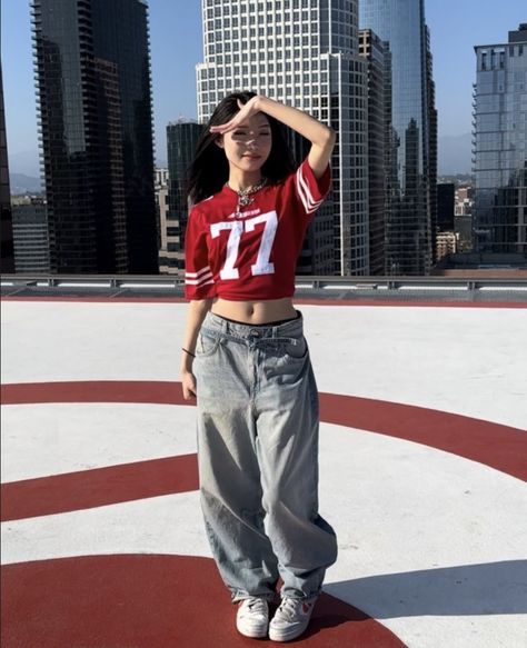 Kpop Jersey Outfit, Hiphop Outfit Ideas, Kpop Outfits Inspiration Stage, Fit Poses, Singer Life, Ruby Anderson, Red Top Outfit, Street Style Outfits Casual, Simple Style Outfits