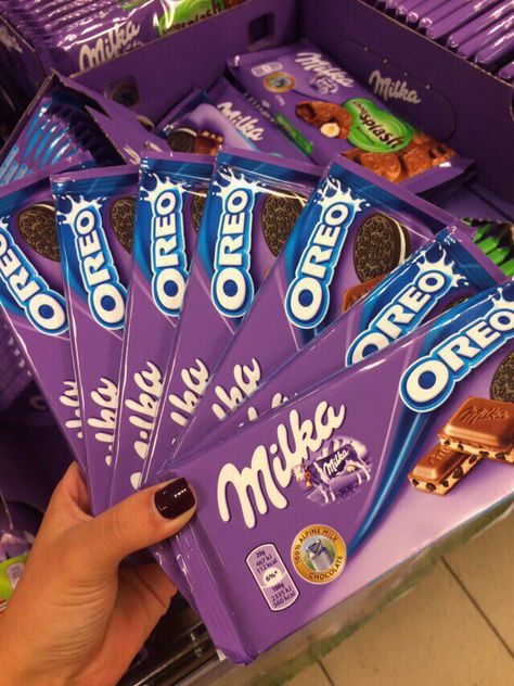 N.E Milka Chocolate, Dairy Milk Chocolate, Cadbury Chocolate, Food Wishes, Junk Food Snacks, I Love Chocolate, Healthy Homemade Recipes, Sour Candy, Food Goals