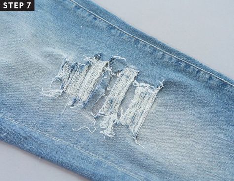 How to Distress Your Jeans in 7 Easy Steps Distressed Clothes, Diy Distressed Jeans, Distressing Jeans, Clothing Refashion, Jean Designs, Jean Diy, Diy Ripped Jeans, Flared Denim Jeans, Distress Jeans